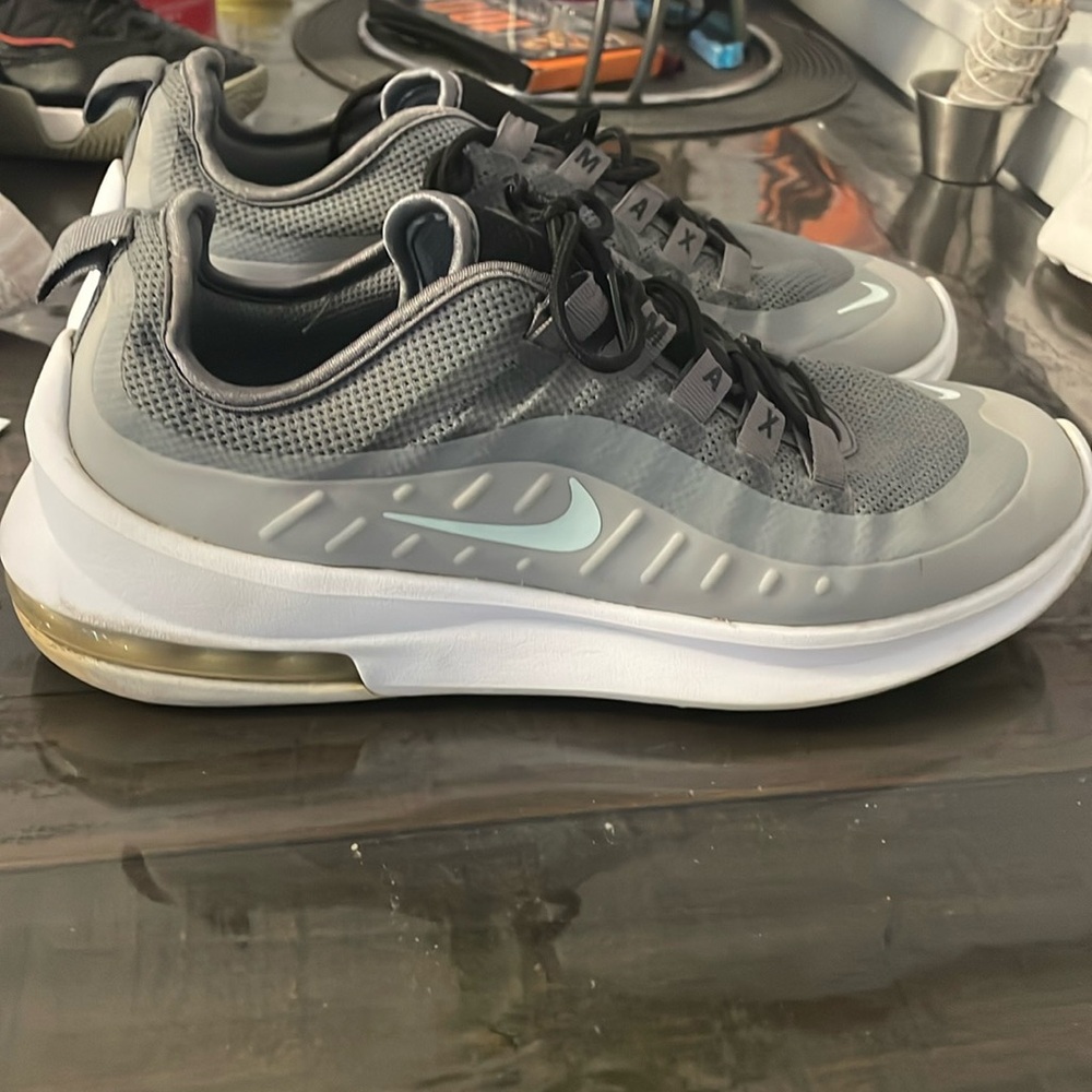 Nike air max axis